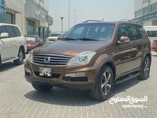  2 Make.ssangyong Rexton Model.2016 7.seater brown color  6cylinder country of manufacturer KOREA  neat