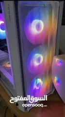  2 كمبيوتر جيمنمج بحالة متازة لونه ابيض
