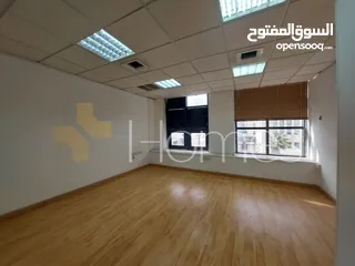  7 مكتب طابقي في مجمع استراتيجي للايجار في الشميساني، مساحة المكتب 320م