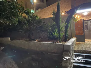  12 بيت مستقل للبيع