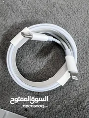  2 Iphone charger and cebale dopter
