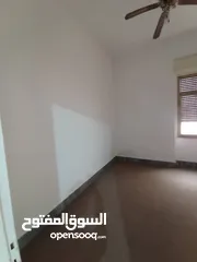  3 شقة ايجار نص فرش في شارع عمر المختار