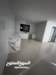  12 شقه للايجار السنوي فقط