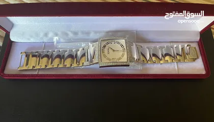  1 ساعه نسائيه نوع جوفيال سويسري