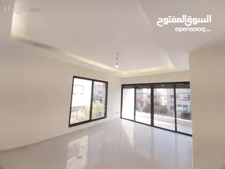  8 شقة طابقية  مميزة بمساحة 210 متر للبيع في شارع مكة ام السماق الجنوبي ( Property ID : 30612 )