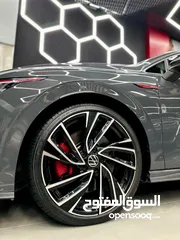  4 GTI mk8 عداد 30 ألف . اضافات نادرة . بحال الوكالة