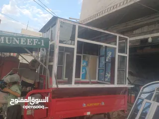  5 بوفيه متنقل جديد للبيع مجهزه بكافة أغراضه