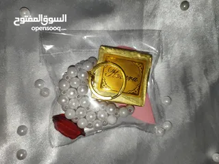  29 ميداليات واساور وتوزيعات أعراس وحقائب من الخرز