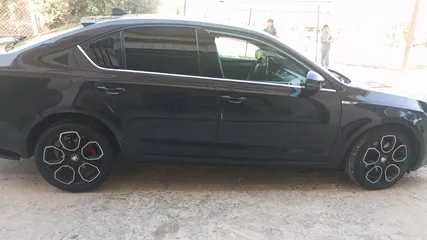 9 سكودا اوكتافيا 2017 اصل برايفت عداد 102000 بصمة تشغيل مري كهرباء كراسي كهرباء تدفئة كراسي تحكم ستيرن