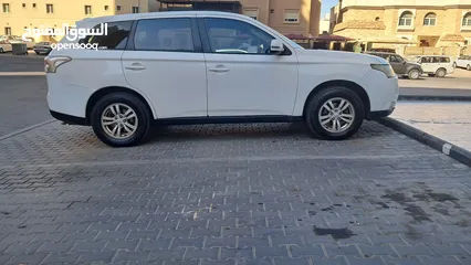  2 Urgent Sale Mitsubishi Outlander 2015. v4.4/4. Family Used. Computer inspection.Go Vacation.