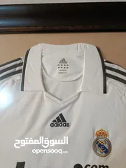 5 بلوزه مدريد موسم 2008-2009 موقعه من راؤول ولاعبين مدريد لون ابيض من اديدس