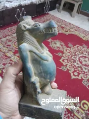  1 تمثالين كوبى حقبة فرعونيه نحت متقن حجر بازلت تواريت فرس النهر
