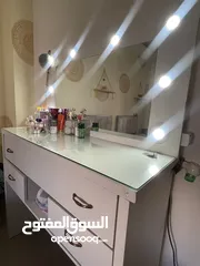  4 بيرو لاتيه ابيض مع اضاءه