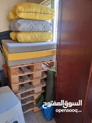  1 مرجيحة خارجية مع طبالي خشبية ومقاعدهم