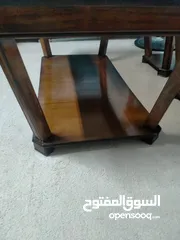  4 طاولة وسط ثلاثية خشب سويد بحالة الوكالة يصلحون لعرسان مع زجاج علوي