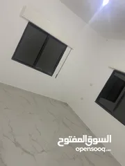  21 بيت للبيع يحوي على شقتين كل شقه لها سطحها الخاص بقوشان منفصل