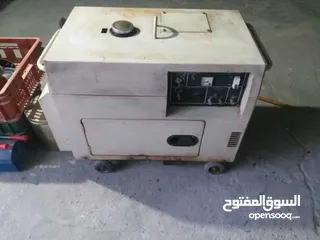 1 مولد كهرباء 6 كيلو يعمل على الديزل بحالة ممتازة