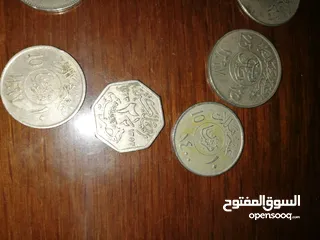  21 عملات قديمة للبيع اردني امريكي بريطاني ألماني عراقي خليجي يوجد قطع نوادر ومميزة