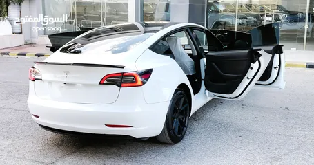  30 تيسلا 2022 model 3 فحص كامل اوتوسكور +B بدون ملاحظات بودي (كرت ابيض) بحالة الوكالة بسعر لقطة ومحرووق