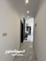  3 ارضية  لقطة 175متر بتشطيب فندقي في مرج الحمام منطقة الحويطي