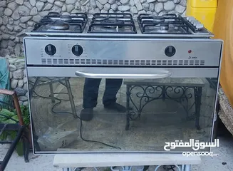  1 فرن ايطالي بلت ان غاز 90×60 مع طباخ بلت ان سمالفيك بلت ان تايمر و مروحة و اضاءة شغالين 100%