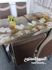  1 طاوله طعام مع 4 كراسي