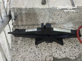  5 قطع سيارات