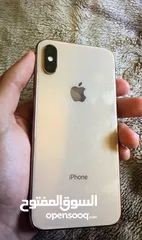  2 ايفون xs بحالة ممتازه بسعر مغري