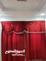  3 ستائر  بلون الأحمر  (2)