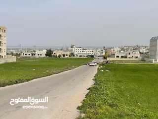  2 ارض 750م الحصن جنوب الراهبات حوض دبات ابوالنصر منطقة العالية مقابل الهابي لاند وقرب مدارس الاسلامية