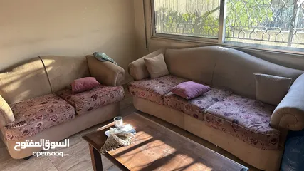 3 طقم كنب 9 مقاعد مستعمل للبيع – نظيف ولون بيج