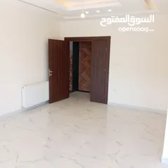  4 طريق المطار لم تسكن سوبر ديلوكس شقه فارغه للايجار + 240 متر 5 غرف نوم ـ 2 ماستر