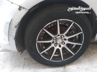  1 جنط نضيف مع كوشوك نضيف للبيع 4 براغي محير قريب و بعيد 150