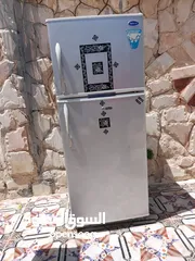  4 ثلاجه فدرال نضيفه لون سلفر للبيع
