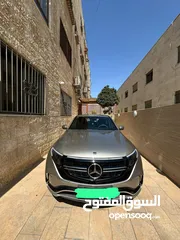  16 مرسيدس EQC 400 موديل 2022 - عداد 14 ألف كم فقط - بحالة الوكالة-البيع لظروف السفر