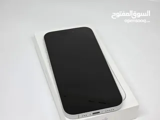  12 IPhone 16 256G 100% Battery + click iOS keyboard