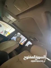  3 عرطة سيارة لاند كروزر ابيض خليجي GXR