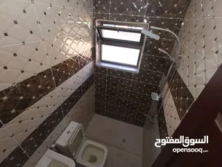  2 شقة فارغه سوبر ديلوكس بالقرب من شارع الجامعه والدوريات