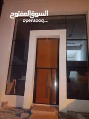  1 Cust Big Door