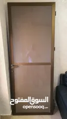  1 باب الألمنيوم لون برونزي وكاله  للبيع مع حلق كامل