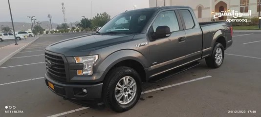  4 فورد F-150 باب ونصف