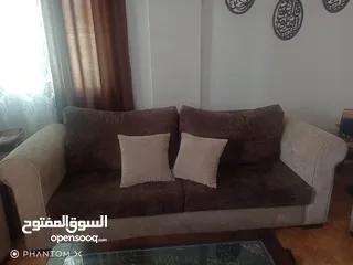  7 أثاث غرفة ضيوف ممتاز للبيع بشكل كامل او مجزء السعر مجزء على الهاتف