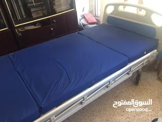  5 سرير طبي كهربائي مستعمل للبيع