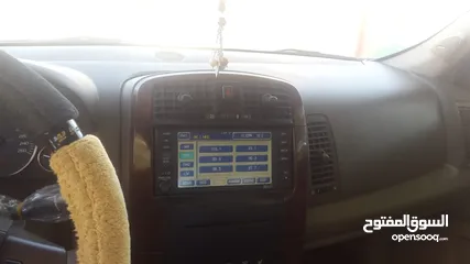  18 سيارة كاديلاك نوع SRX موديل 2006 بحالة جيدة جداً تتميز بداخلية نظيفة جداً