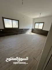  8 شقة للبيع او للبدل علي سيارة