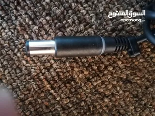  8 شاحن لابتوب Hp أصلي مع مخرج USB للبيع
