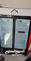  2 ثلاجه عرض مغلقه باب عدد 2 اقتصادية في توفير الكهرباء شبه جديدة