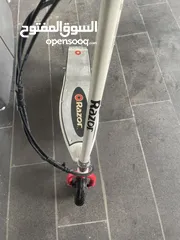  10 Razor - E200 Electric Scooter