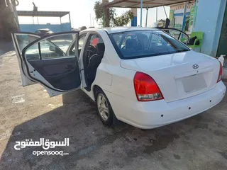  8 سيارة XD 2002 بيضاء للبيع