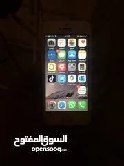  1 للبيع ايفون 5S اللون ابيض بحالة جدا ممتازة